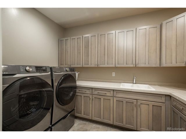 237 Maplehurst Dr, Highlands Ranch, CO 80126