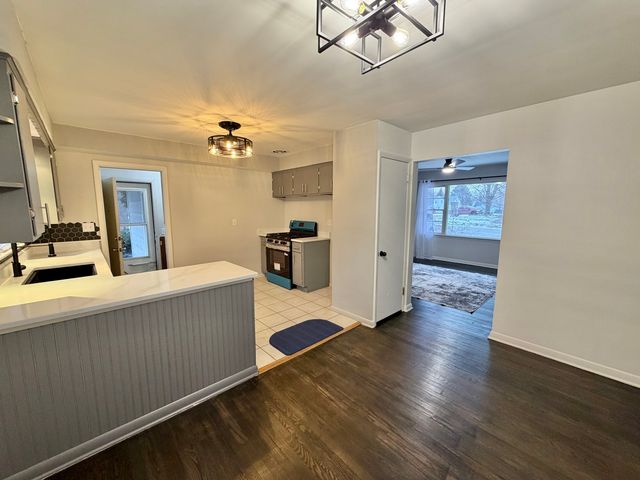 2703 18th Avenue, Rockford, IL 61108