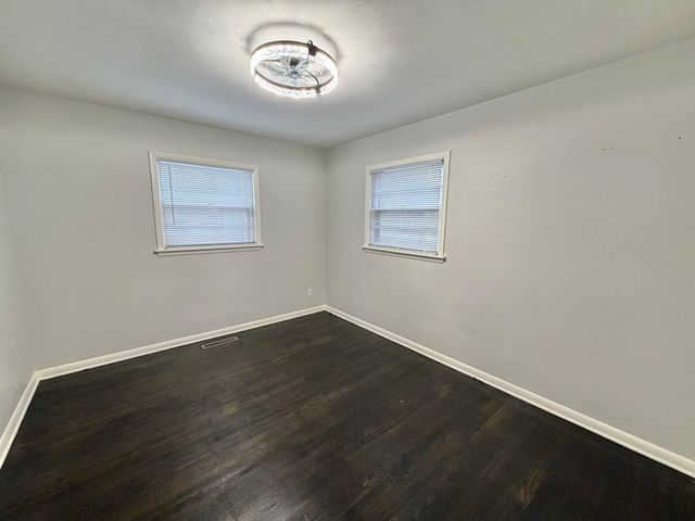 2703 18th Avenue, Rockford, IL 61108