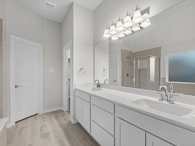 10807 Youngquist Drive, Mont Belvieu, TX 77535