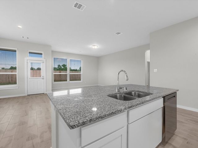 10807 Youngquist Drive, Mont Belvieu, TX 77535