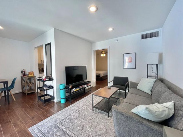 412 Pacific Street 12E, Houston, TX 77006