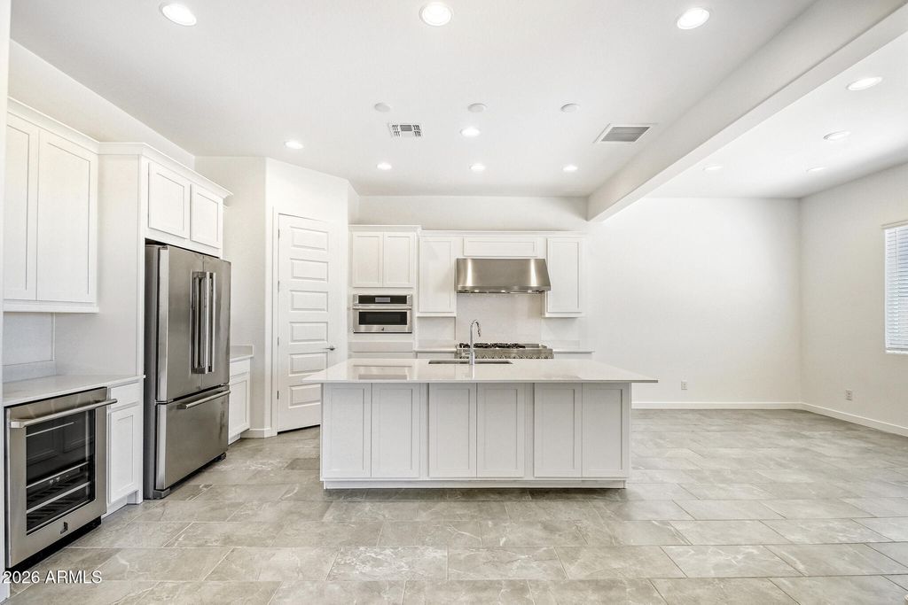 25137 N 177TH Avenue, Surprise, AZ 85387 — photo 3