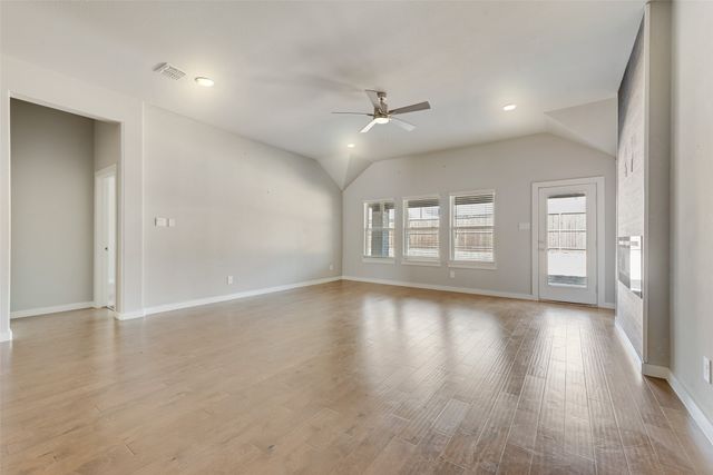 253 Coyote Creek Drive, Lavon, TX 75166