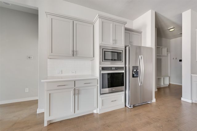 253 Coyote Creek Drive, Lavon, TX 75166