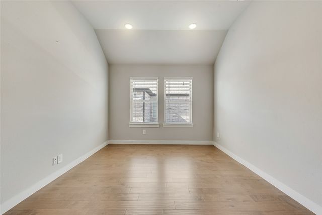 253 Coyote Creek Drive, Lavon, TX 75166