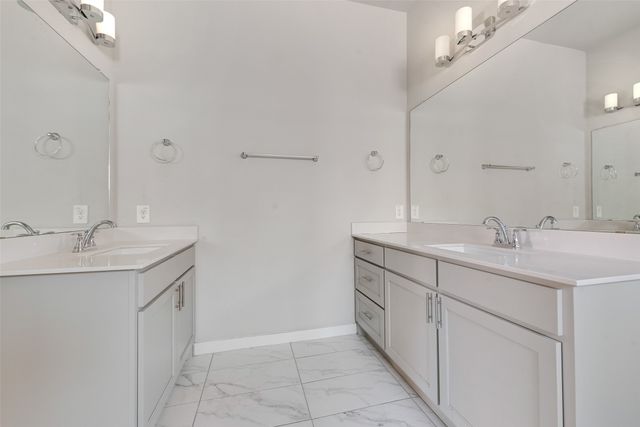 253 Coyote Creek Drive, Lavon, TX 75166