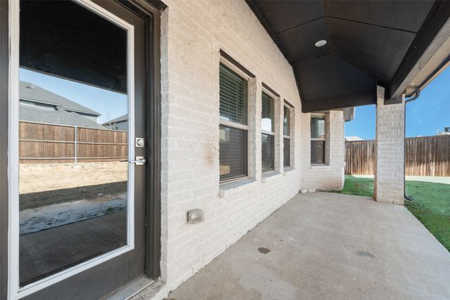 253 Coyote Creek Drive, Lavon, TX 75166