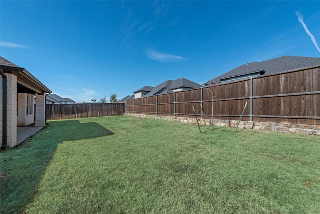 253 Coyote Creek Drive, Lavon, TX 75166