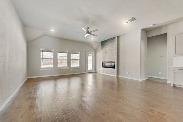 253 Coyote Creek Drive, Lavon, TX 75166