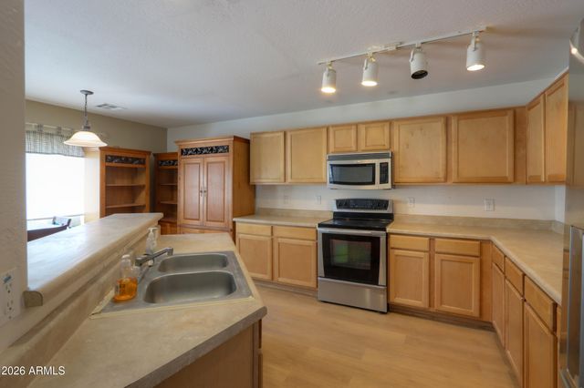 1453 W ROOSEVELT Avenue, Coolidge, AZ 85128