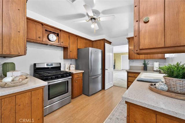 977 N Riverside, Rialto, CA 92376