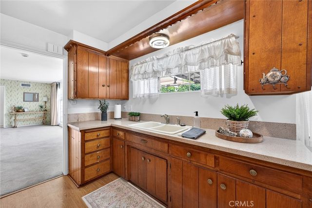 977 N Riverside, Rialto, CA 92376