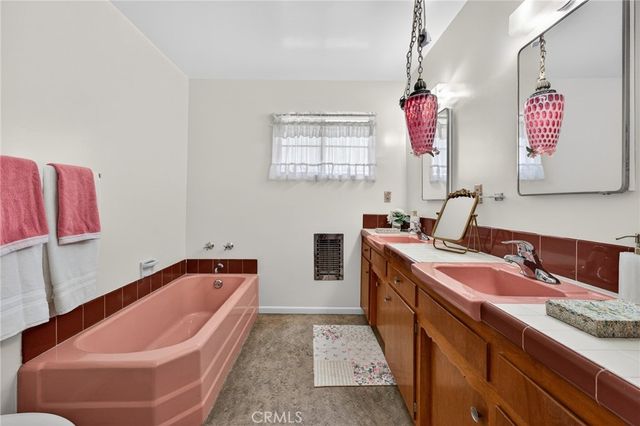977 N Riverside, Rialto, CA 92376