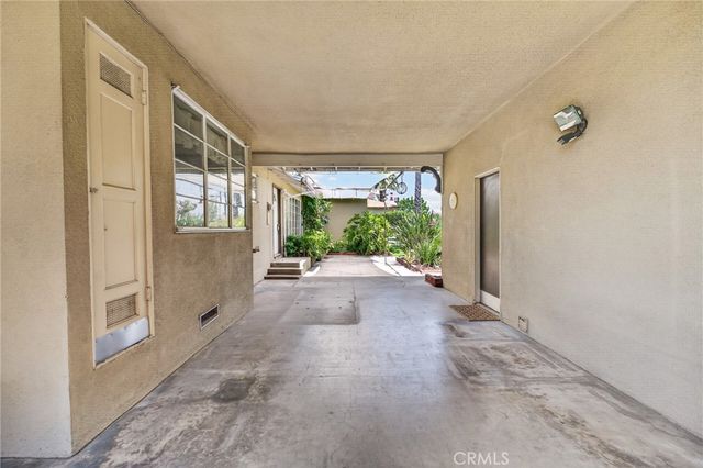 977 N Riverside, Rialto, CA 92376