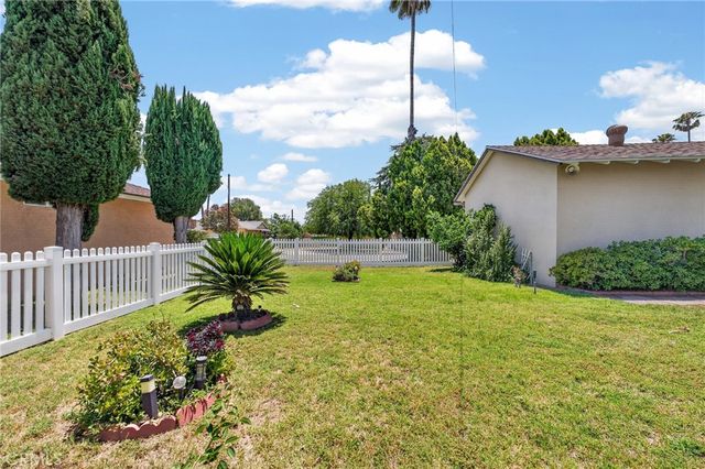 977 N Riverside, Rialto, CA 92376