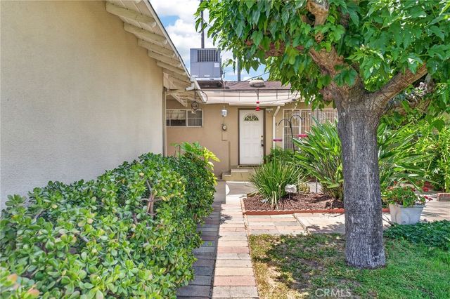 977 N Riverside, Rialto, CA 92376