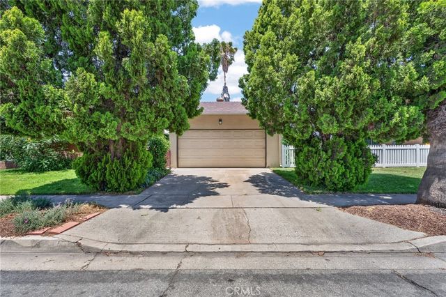 977 N Riverside, Rialto, CA 92376