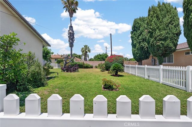 977 N Riverside, Rialto, CA 92376