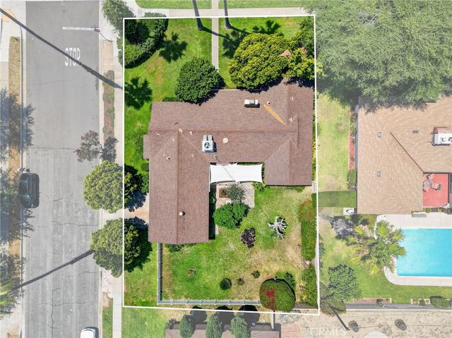977 N Riverside, Rialto, CA 92376