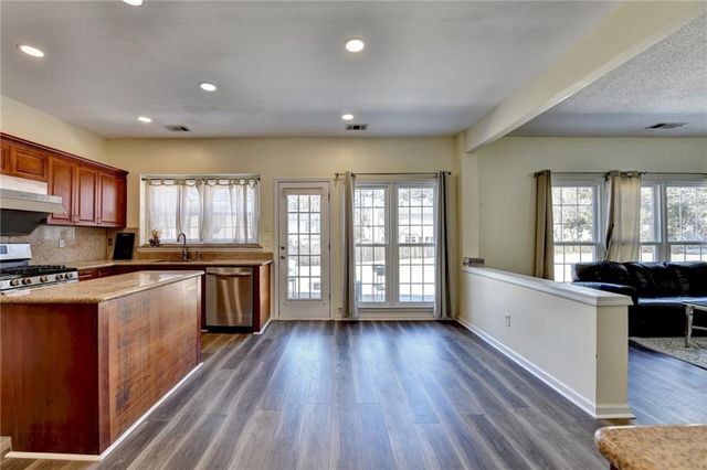 435 Leasingham Way, Duluth, GA 30097