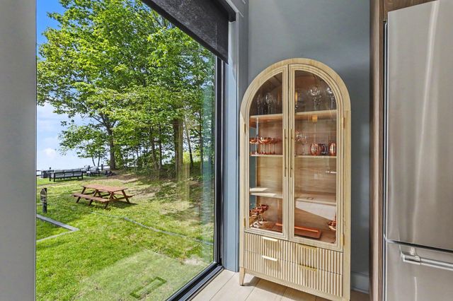 2578 Lakeshore Drive, Saugatuck Twp, MI 49408