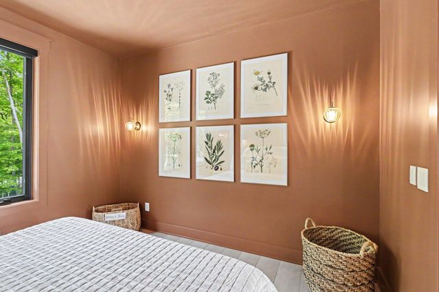 2578 Lakeshore Drive, Saugatuck Twp, MI 49408