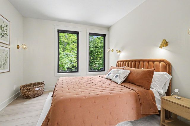 2578 Lakeshore Drive, Saugatuck Twp, MI 49408