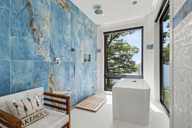 2578 Lakeshore Drive, Saugatuck Twp, MI 49408