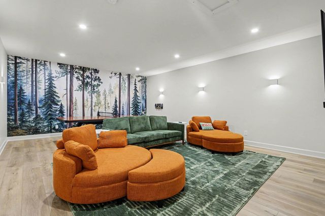 2578 Lakeshore Drive, Saugatuck Twp, MI 49408