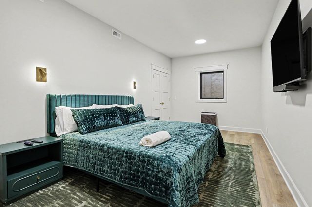 2578 Lakeshore Drive, Saugatuck Twp, MI 49408