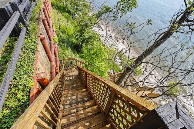 2578 Lakeshore Drive, Saugatuck Twp, MI 49408