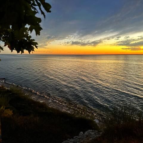 2578 Lakeshore Drive, Saugatuck Twp, MI 49408
