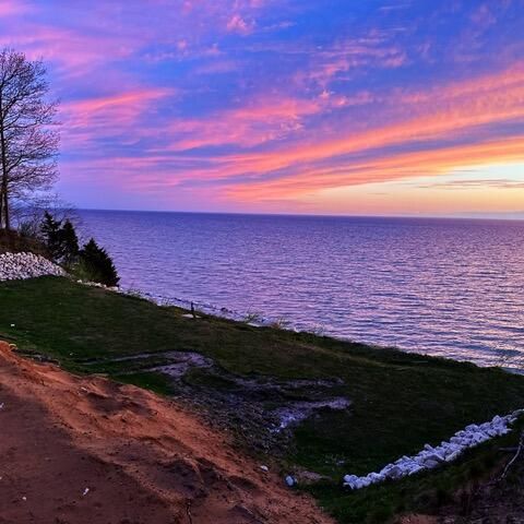 2578 Lakeshore Drive, Saugatuck Twp, MI 49408