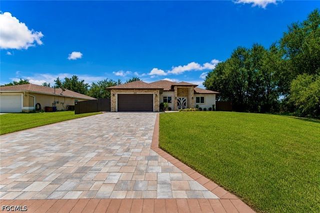 2903 4th ST SW, Lehigh Acres, FL 33976