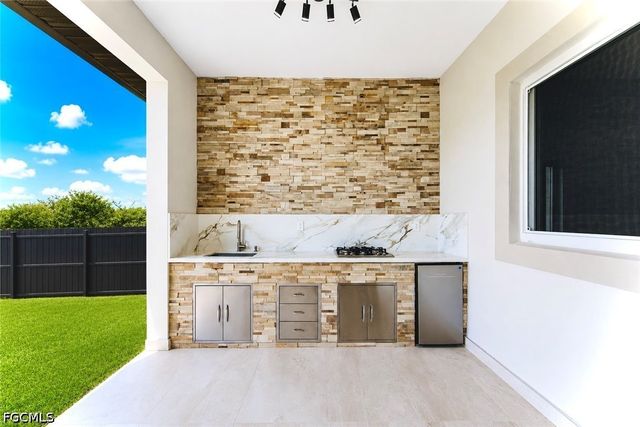 2903 4th ST SW, Lehigh Acres, FL 33976