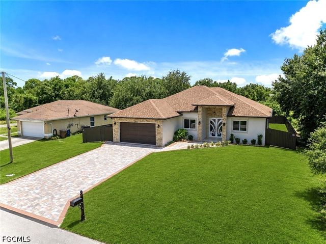 2903 4th ST SW, Lehigh Acres, FL 33976