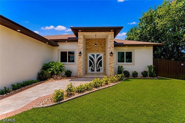 2903 4th ST SW, Lehigh Acres, FL 33976