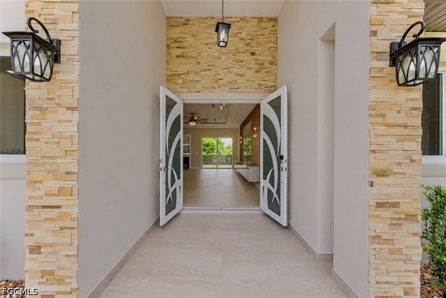 2903 4th ST SW, Lehigh Acres, FL 33976