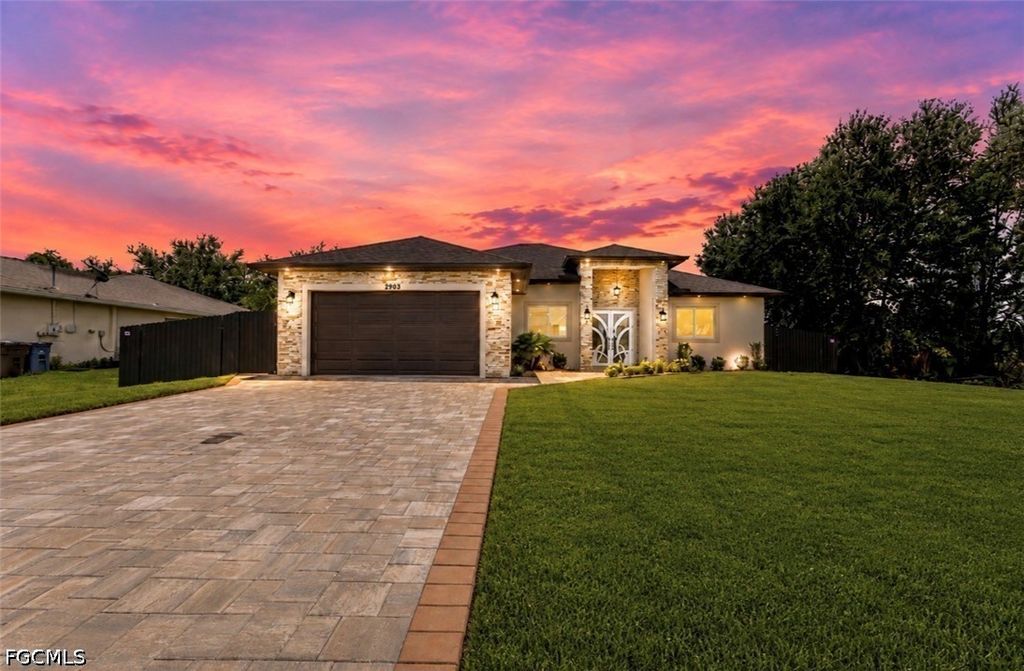 2903 4th ST SW, Lehigh Acres, FL 33976