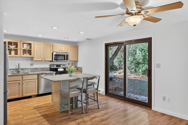 195 Falmouth Road APT 10E, Mashpee, MA 02649