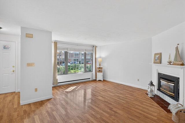 195 Falmouth Road APT 10E, Mashpee, MA 02649