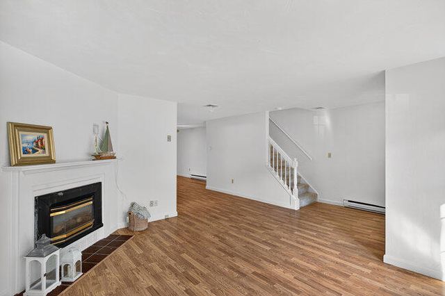 195 Falmouth Road APT 10E, Mashpee, MA 02649