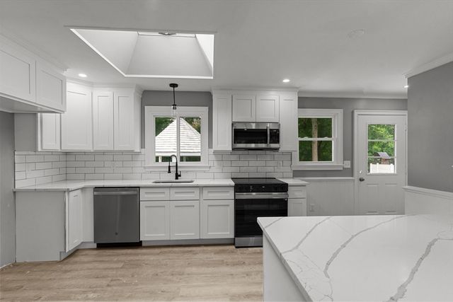 249 Barneyville Rd, Swansea, MA 02777