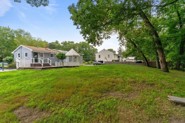 249 Barneyville Rd, Swansea, MA 02777
