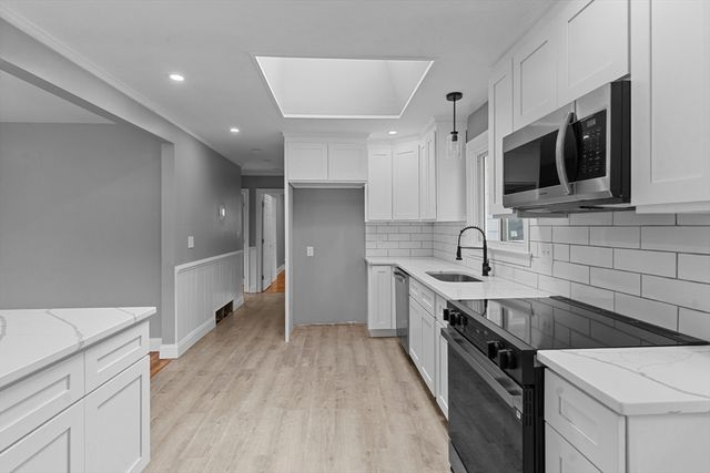 249 Barneyville Rd, Swansea, MA 02777