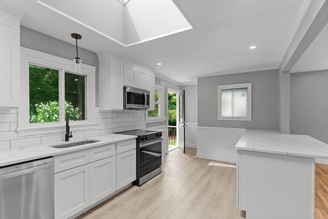 249 Barneyville Rd, Swansea, MA 02777