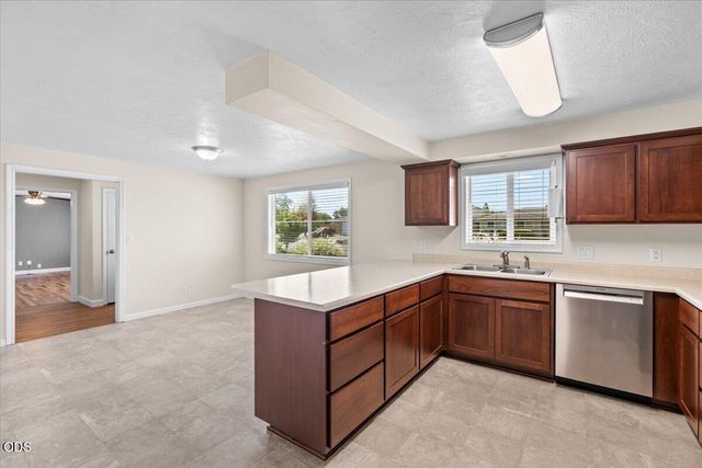 1751 Yukon Avenue, Medford, OR 97504