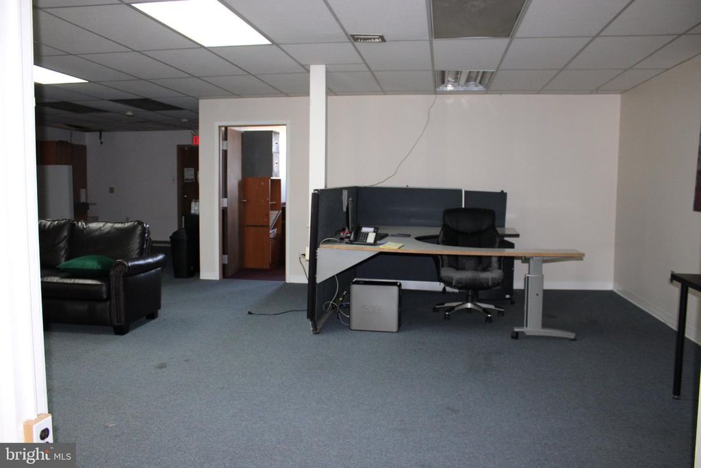 227, 229, 231 W BROAD ST, QUAKERTOWN, PA 18951 — photo 2