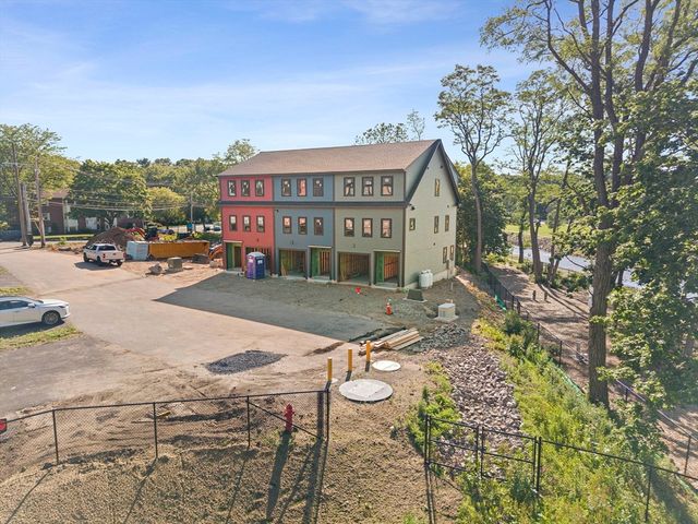 87 Neponset St 11, Canton, MA 02021
